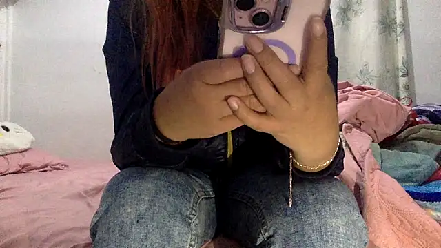 sharonlopez9611 online show from November 26, 2025, 3:07 am