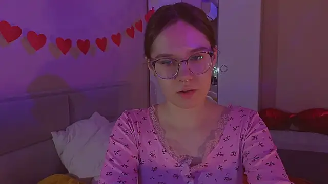 Mia Luw online show from February 21, 2026, 12:55 am