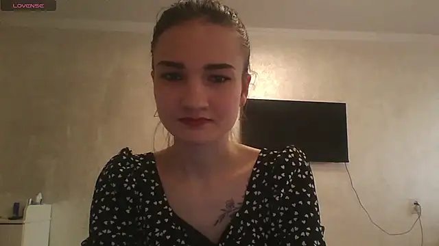 RoyalDessertt online show from March 7, 2025, 8:34 am