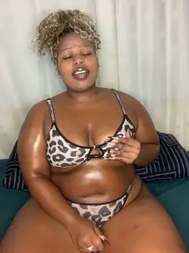 Snapshot of Cuddle_Bear chatting on March 11, 2026, 8:26 pm Cuddle Bear online show from March 11, 2026, 8:26 pm