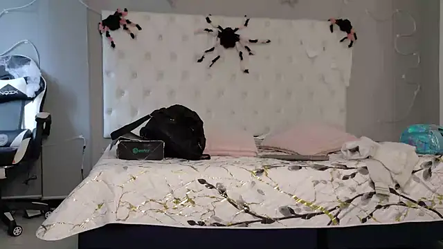 Snapshot of Alektra_bryce chatting on October 28, 2025, 7:38 pm Alektra bryce online show from October 28, 2025, 7:38 pm