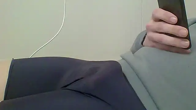 Snapshot of j3sp3r930 chatting on March 13, 2025, 5:39 pm j3sp3r930 online show from March 13, 2025, 5:39 pm