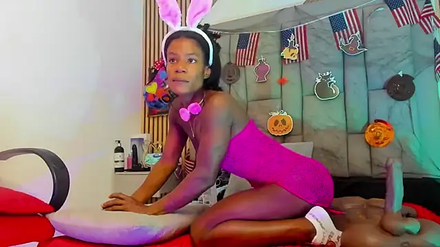 dafnnelewis online show from October 15, 2025, 1:44 pm