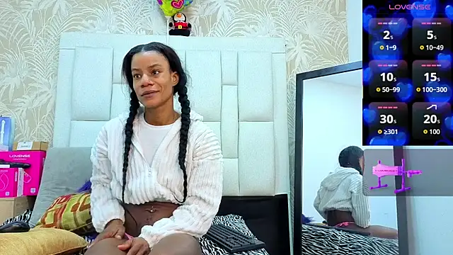 Snapshot of dafnnelewis chatting on March 25, 2026, 11:16 am dafnnelewis online show from March 25, 2026, 11:16 am