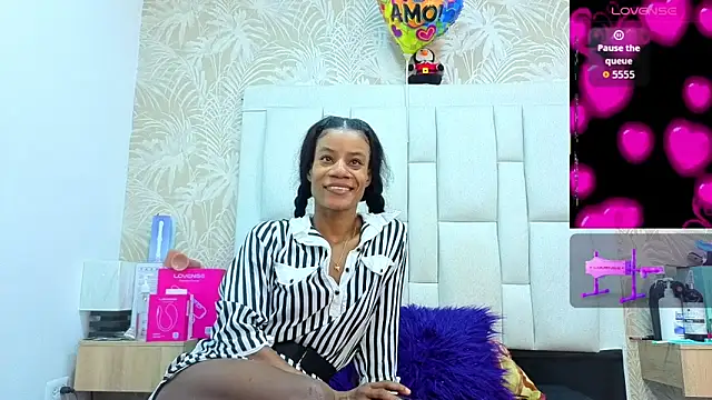 Snapshot of dafnnelewis chatting on March 27, 2026, 11:10 am dafnnelewis online show from March 27, 2026, 11:10 am