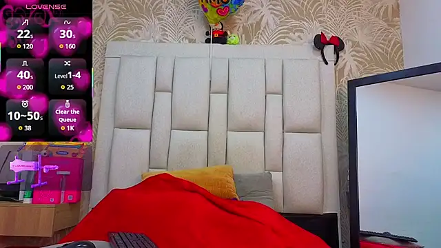 Snapshot of dafnnelewis chatting on April 16, 2026, 11:44 am dafnnelewis online show from April 16, 2026, 11:44 am