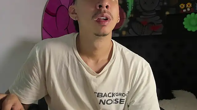 ISAAC CRYSTON online show from November 11, 2025, 7:58 pm