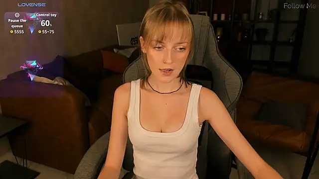 KiraMontoya online show from November 6, 2025, 5:25 pm