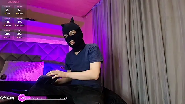 Golden-Boyy online show from March 14, 2025, 12:18 pm