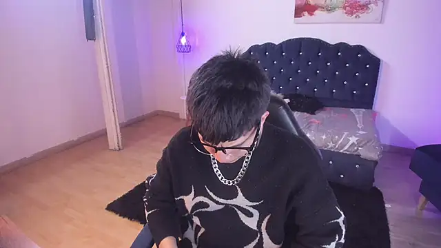 Golden-Boyy online show from September 19, 2025, 3:19 am