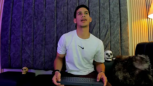 ANDRES STUD online show from September 25, 2025, 4:27 am