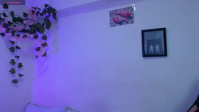 Snapshot of alaia_sweetxxx chatting on April 21, 2026, 10:12 pm alaia sweetxxx online show from April 21, 2026, 10:12 pm