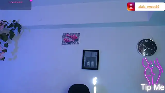 Snapshot of alaia_sweetxxx chatting on May 13, 2026, 12:13 pm alaia sweetxxx online show from May 13, 2026, 12:13 pm