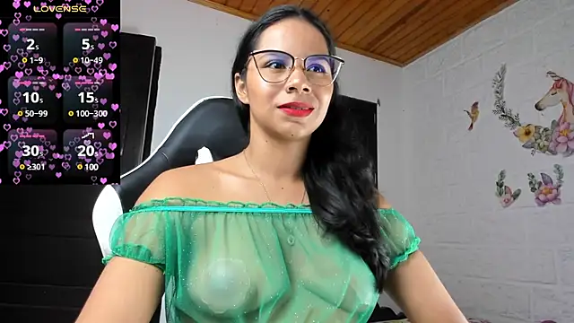 Snapshot of alisson_hoffman05 chatting on March 19, 2025, 9:37 pm alisson hoffman05 online show from March 19, 2025, 9:37 pm