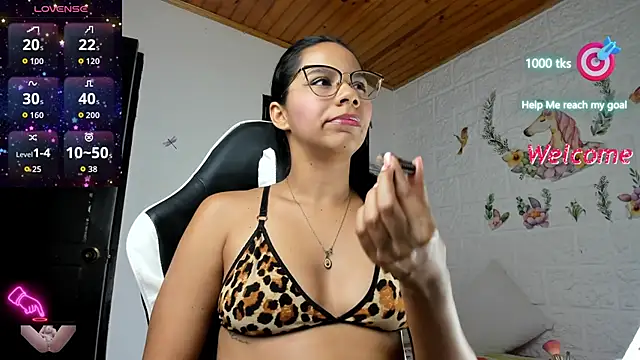 Snapshot of alisson_hoffman05 chatting on November 28, 2025, 11:29 pm alisson hoffman05 online show from November 28, 2025, 11:29 pm