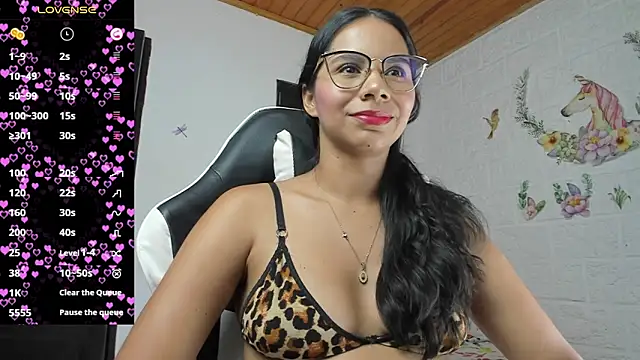 alisson hoffman05 online show from May 16, 2026, 12:29 am