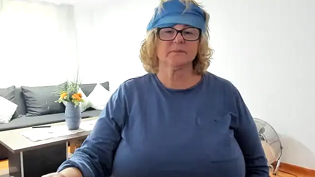 Snapshot of NoraJohnson6 chatting on September 17, 2025, 8:27 am NoraJohnson6 online show from September 17, 2025, 8:27 am