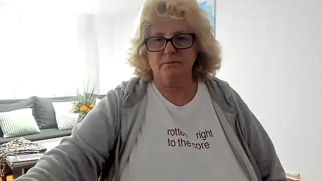 Snapshot of NoraJohnson6 chatting on September 29, 2025, 8:30 am NoraJohnson6 online show from September 29, 2025, 8:30 am