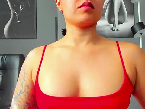 karlyjons12 online show from October 30, 2025, 2:18 pm