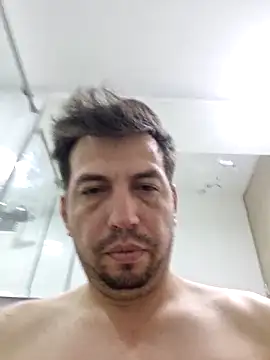 Snapshot of reyarturs13 chatting on March 5, 2025, 4:02 pm reyarturs13 online show from March 5, 2025, 4:02 pm