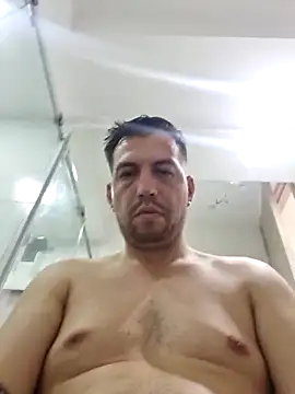 Snapshot of reyarturs13 chatting on March 12, 2025, 5:28 pm reyarturs13 online show from March 12, 2025, 5:28 pm