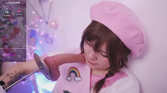 Neekito  online show from October 18, 2025, 1:41 am