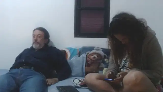 jeans and emma online show from September 20, 2025, 2:34 am