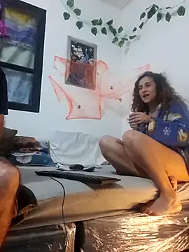 jeans and emma online show from October 12, 2025, 11:59 pm