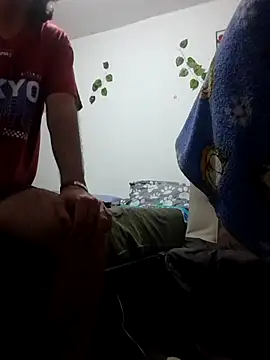 jeans and emma online show from November 6, 2025, 1:39 am