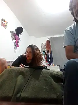 jeans and emma online show from November 16, 2025, 12:38 am