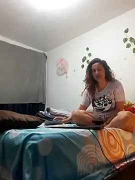 jeans and emma online show from November 23, 2025, 3:28 am