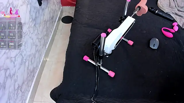 IVISBOUNCYASS online show from March 31, 2026, 1:00 pm