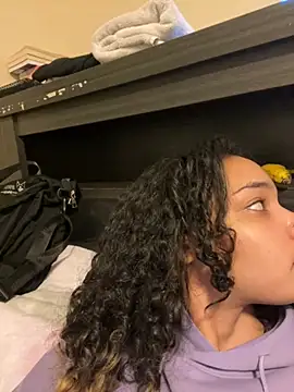 tastylolaaa online show from February 4, 2025, 12:08 am