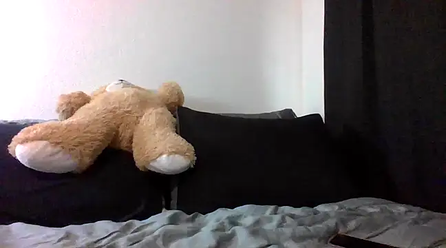 tastylolaaa online show from March 14, 2025, 9:54 pm