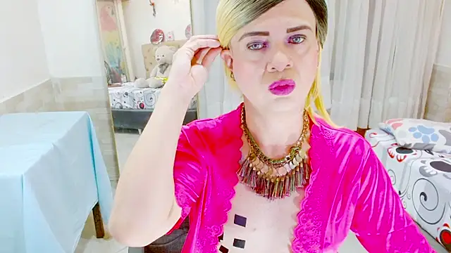 Snapshot of Dolldirtyxxx chatting on May 25, 2026, 5:02 am Dolldirtyxxx online show from May 25, 2026, 5:02 am