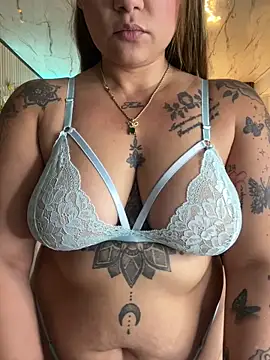 Snapshot of Madissonlove_1 chatting on July 2, 2026, 3:23 am Madissonlove 1 online show from July 2, 2026, 3:23 am
