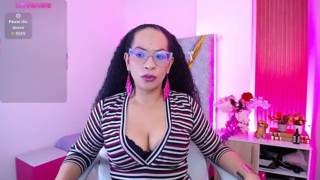 Cintiia Holmes online show from January 14, 2026, 10:25 pm