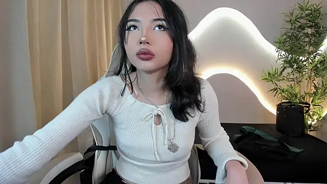 xamixa  online show from September 18, 2025, 1:02 pm