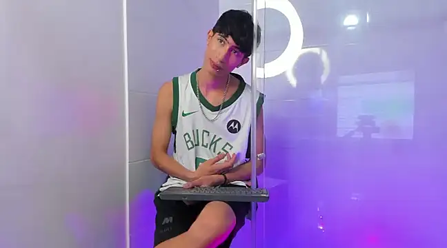 NovaaWheler online show from February 13, 2025, 12:54 pm