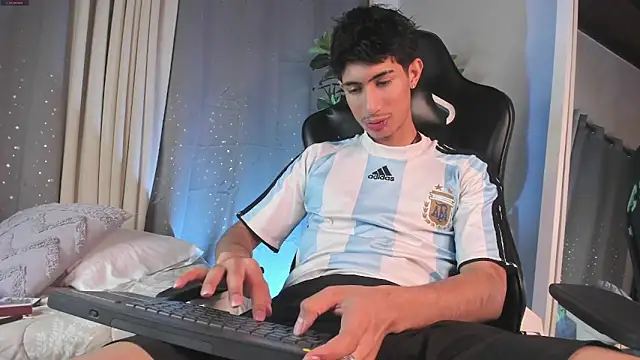 NovaaWheler online show from September 20, 2025, 1:23 pm