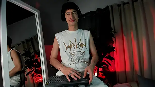 NovaaWheler online show from October 13, 2025, 8:20 pm