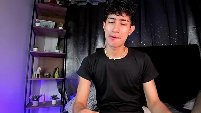 NovaaWheler online show from November 10, 2025, 7:57 pm