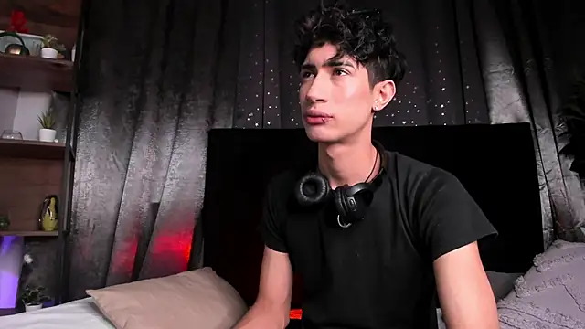 NovaaWheler online show from November 21, 2025, 7:23 pm