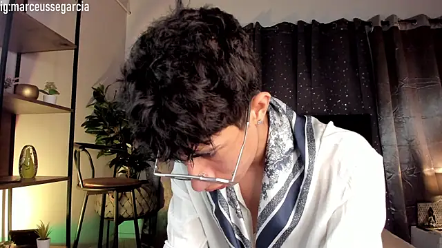 NovaaWheler online show from March 26, 2026, 11:49 am