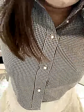 mitarashi awww online show from October 2, 2025, 9:11 pm