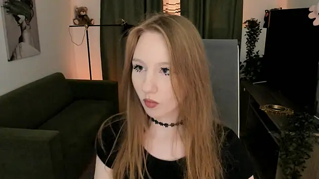 DariaTate online show from May 17, 2026, 11:39 am