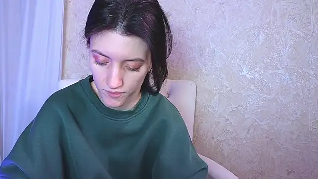 roxy riot  online show from February 26, 2025, 1:32 am