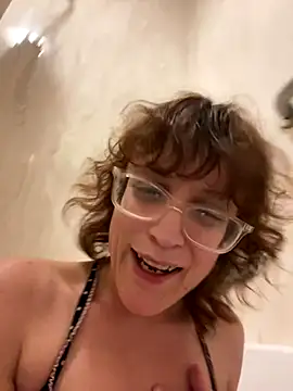 Snapshot of grassXass420 chatting on October 9, 2025, 1:03 am grassXass420 online show from October 9, 2025, 1:03 am