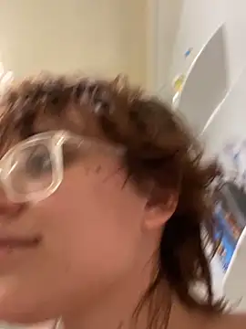 Snapshot of grassXass420 chatting on October 31, 2025, 8:43 pm grassXass420 online show from October 31, 2025, 8:43 pm