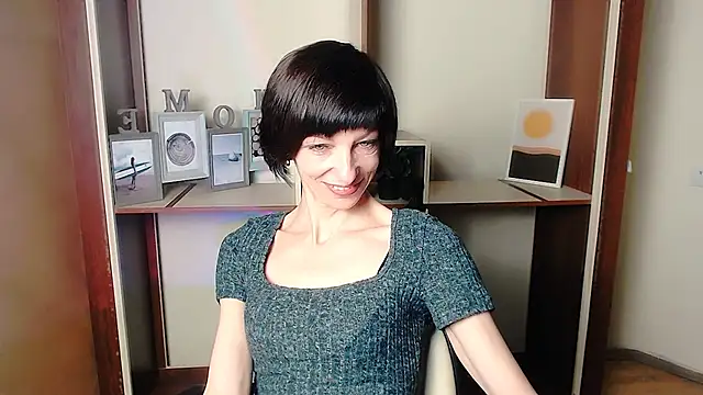  AngeliaFlow  online show from September 22, 2025, 6:48 am